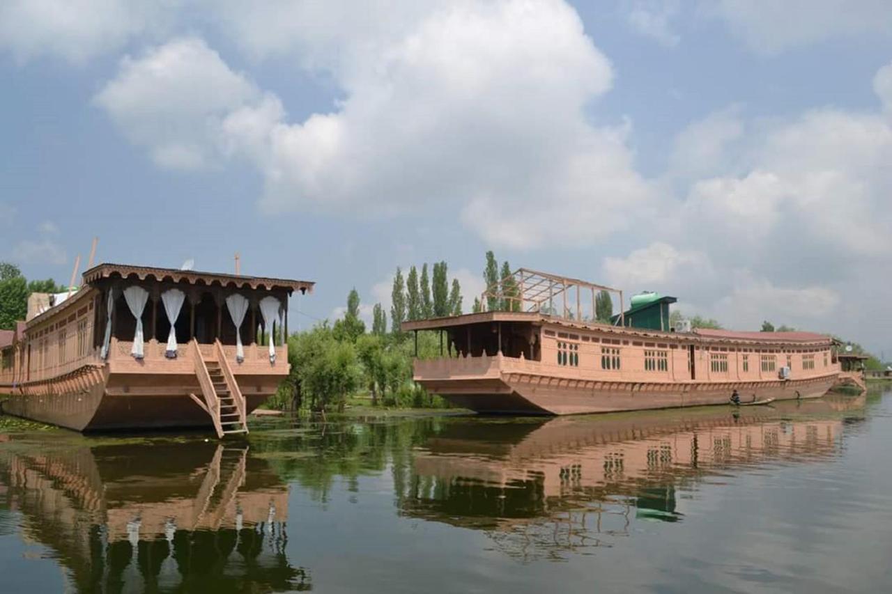 Hotel Wangnoo Heritage Houseboats Srīnagar Exterior foto